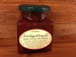 Jordgubbssylt med vanilj och fläder.